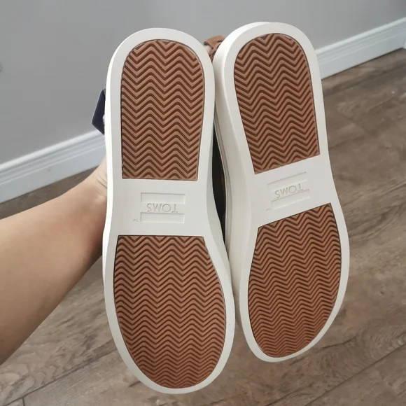 BNWT Toms Paxton slip on size 9.5 - Picture 4 of 8